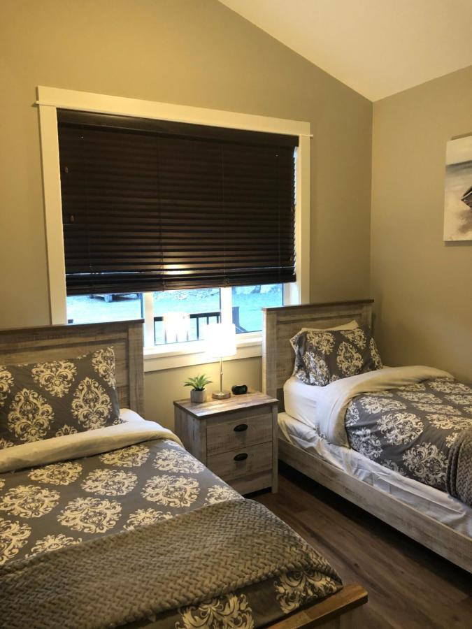 Sandy Feet Retreat Port Renfrew- Oceanfront 2Br Modern Cottage Bagian luar foto